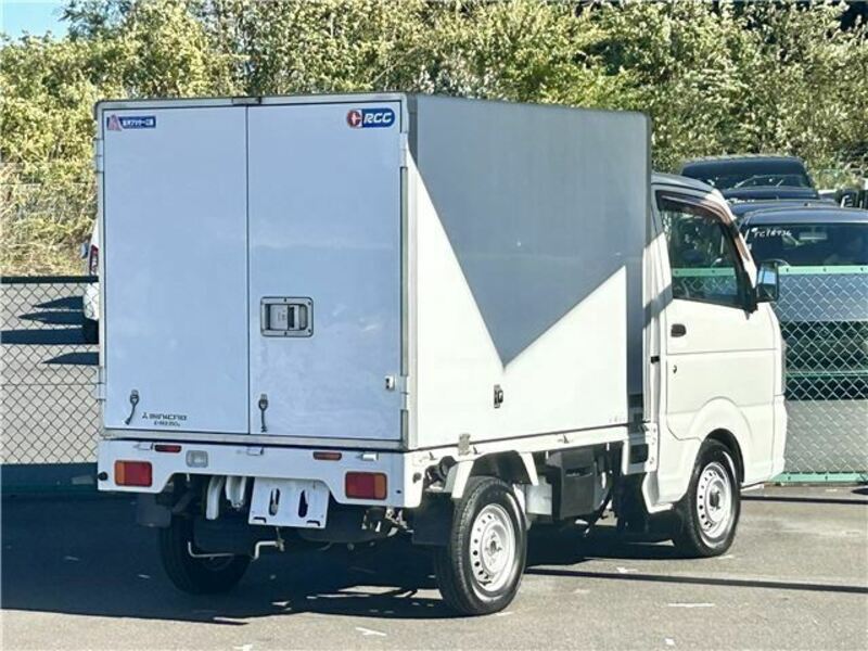 MINICAB TRUCK-1