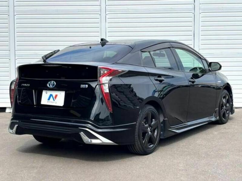 PRIUS-17