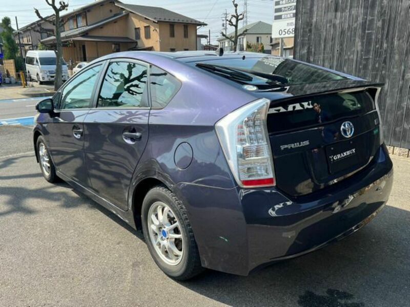 PRIUS-7