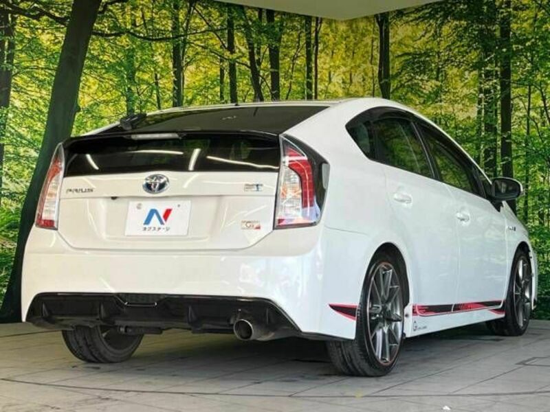 PRIUS-17