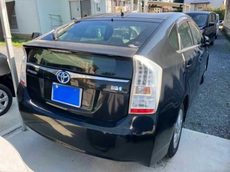 PRIUS-4