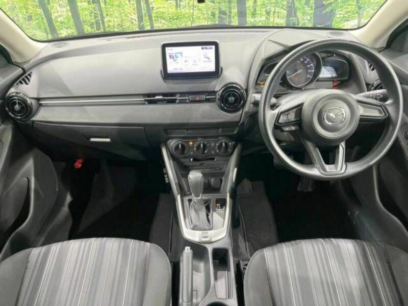 MAZDA2-1