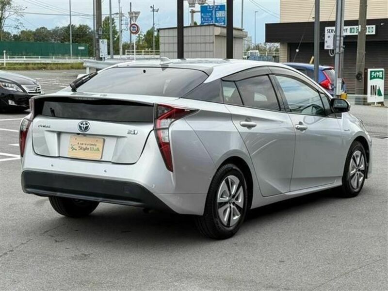 PRIUS-4