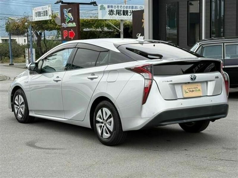 PRIUS-6