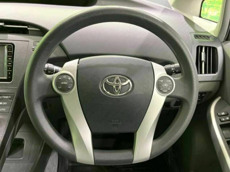 PRIUS-11