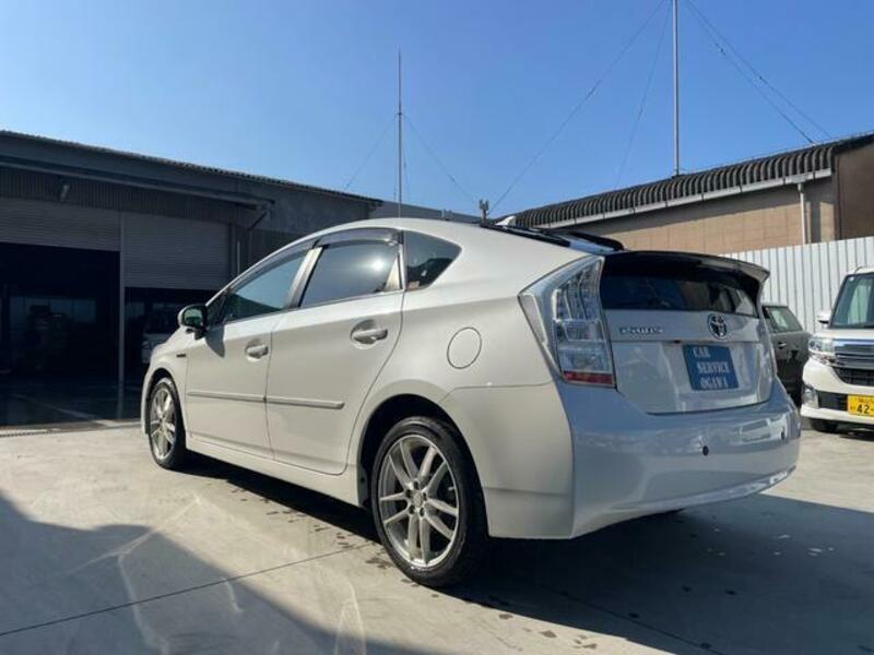 PRIUS-7