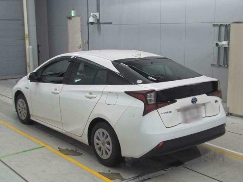 PRIUS-8