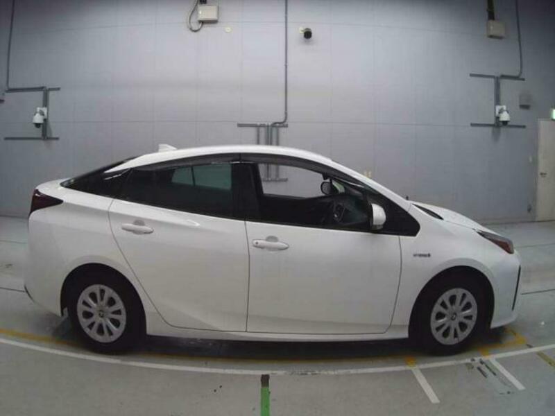 PRIUS-9