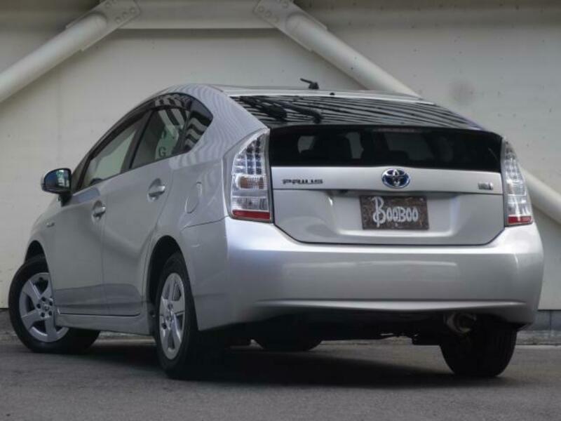 PRIUS-10