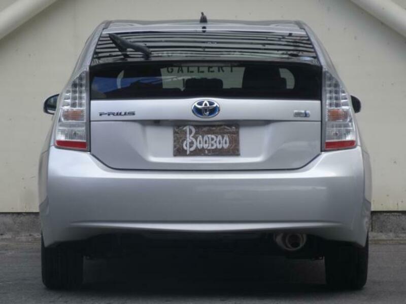 PRIUS-12