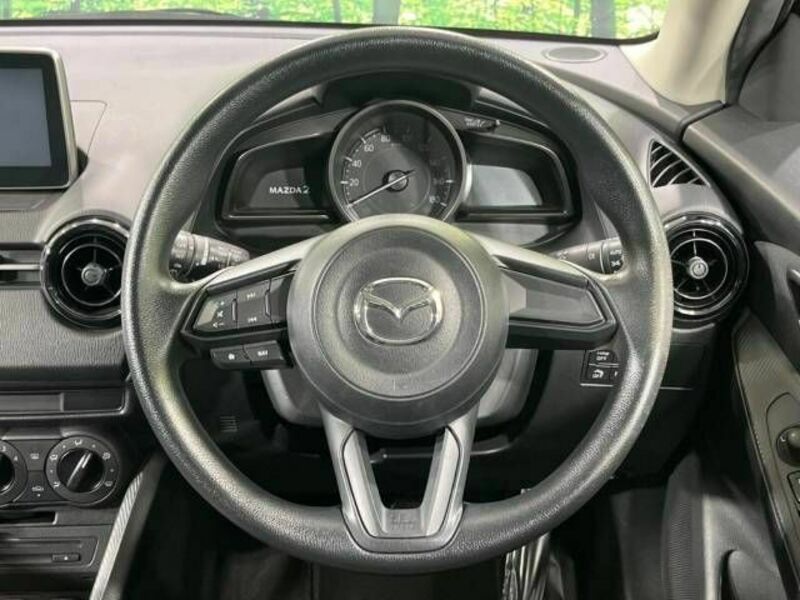 MAZDA2-11