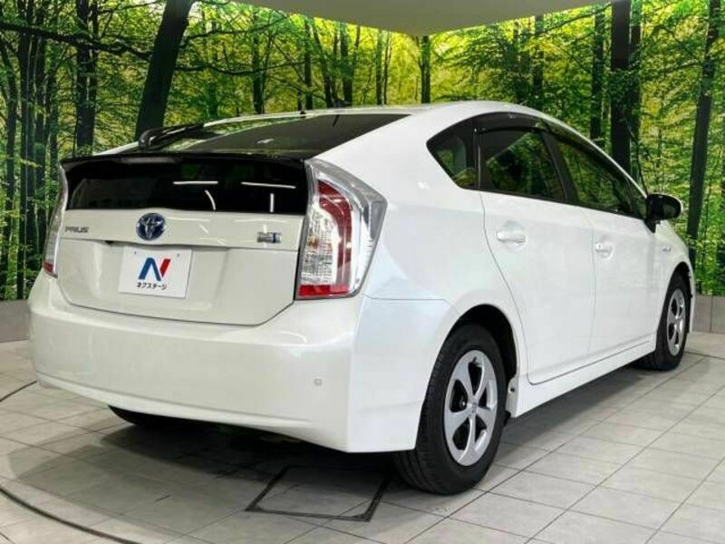 PRIUS-17