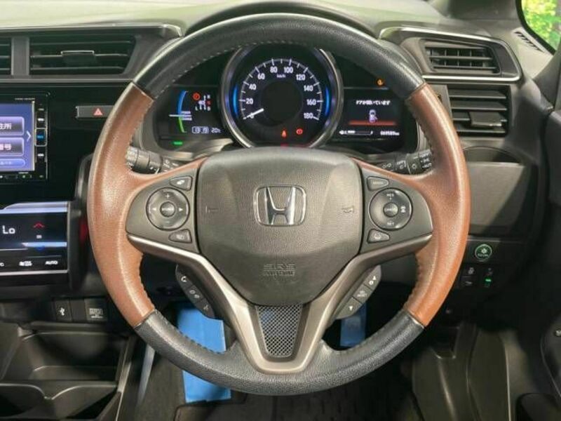 FIT HYBRID-11