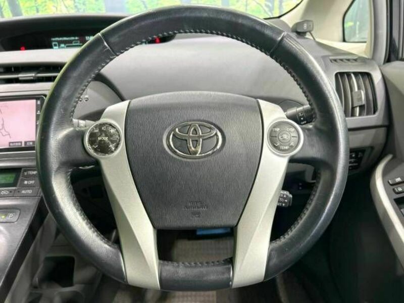 PRIUS-11