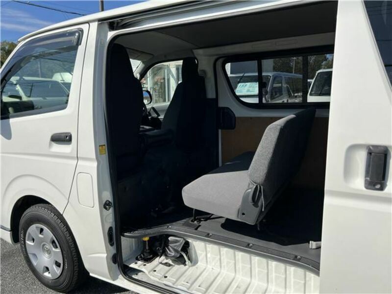 HIACE VAN-27