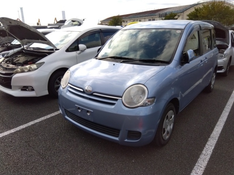 TOYOTA　SIENTA