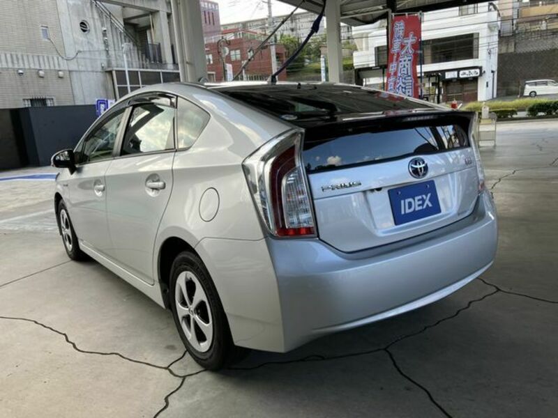 PRIUS-8