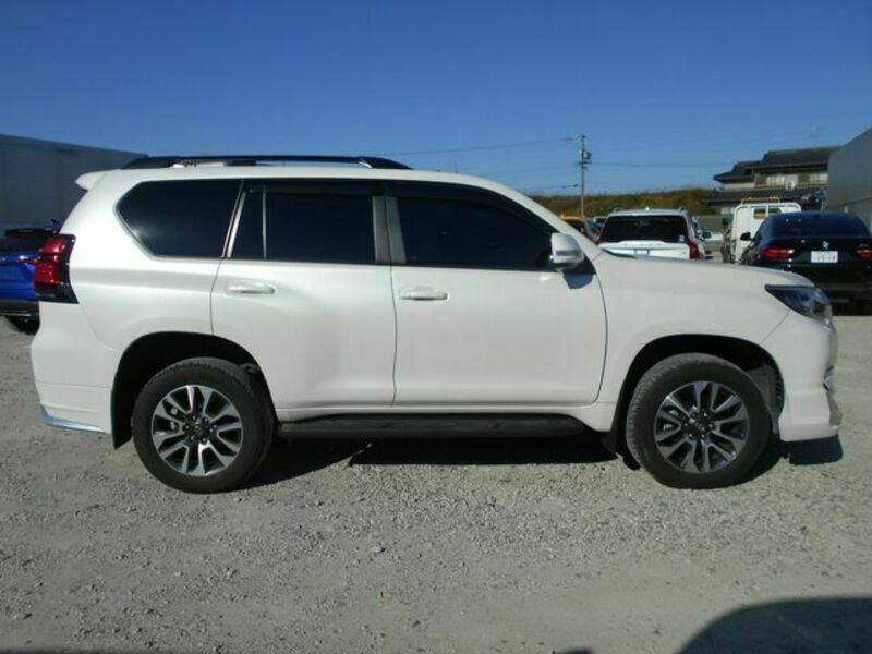 LAND CRUISER PRADO-7