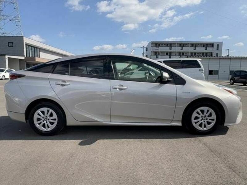 PRIUS-11