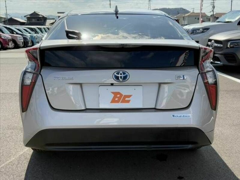 PRIUS-13