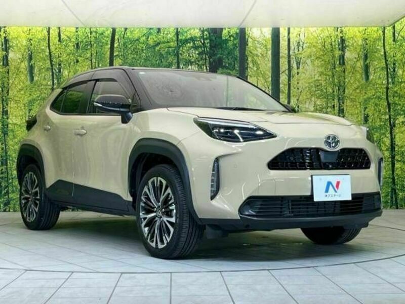 YARIS CROSS-16