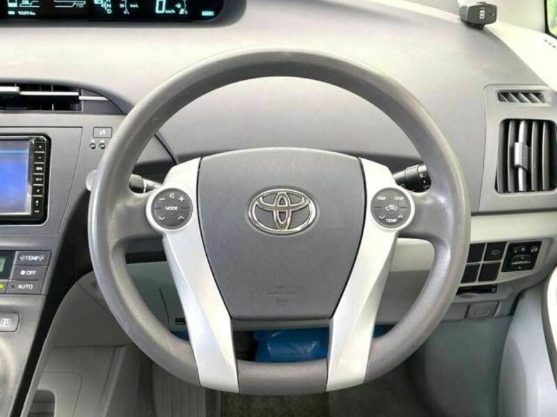 PRIUS-11