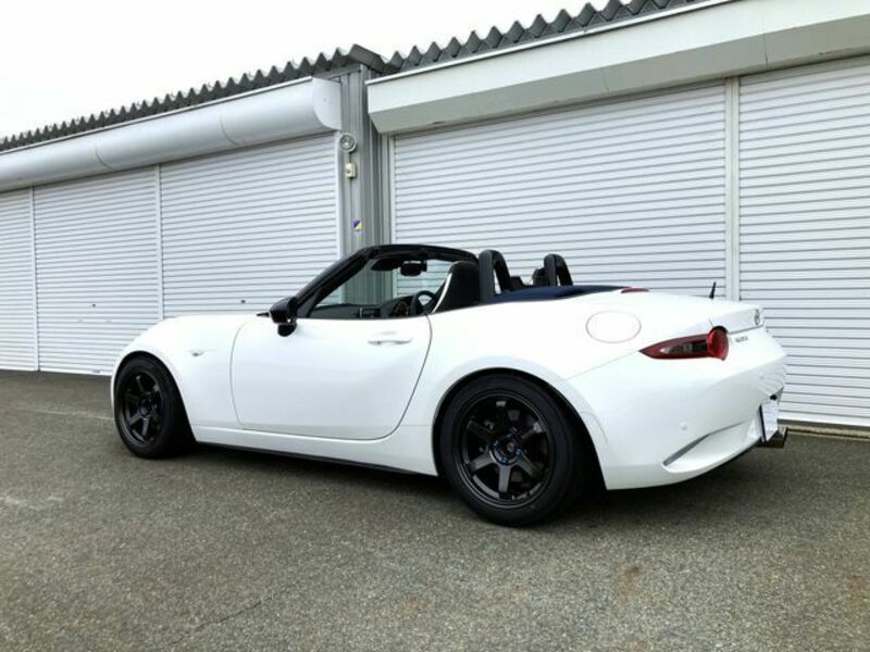 ROADSTER-3