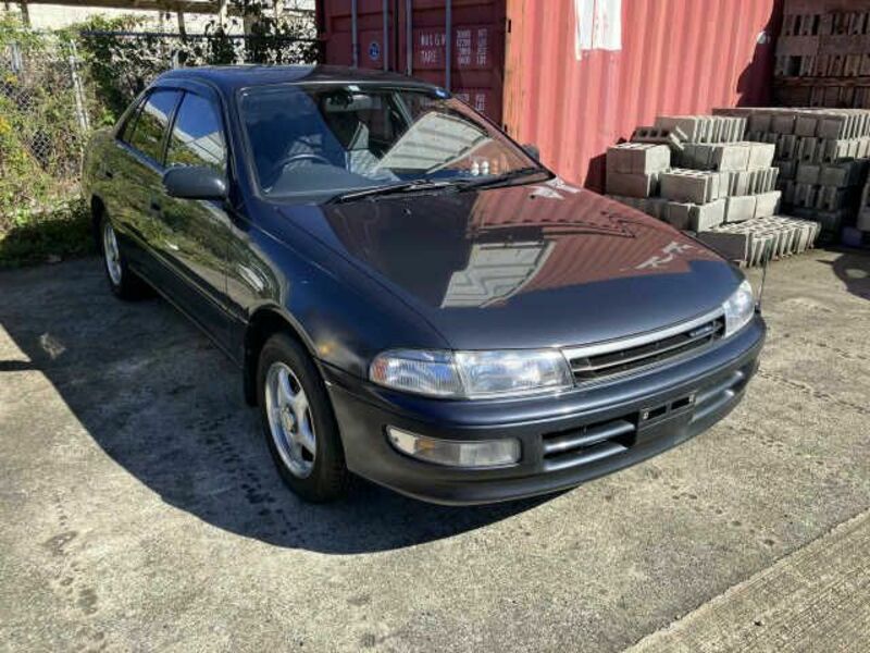 TOYOTA　CARINA