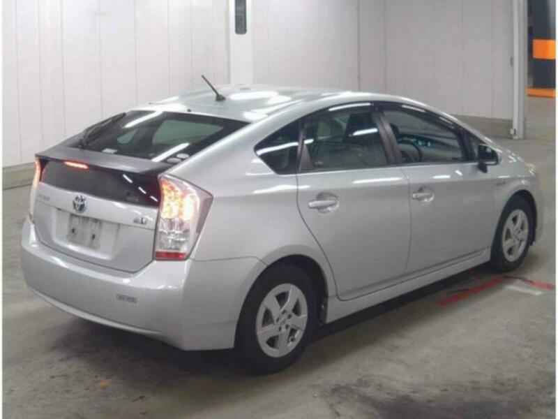 PRIUS-4