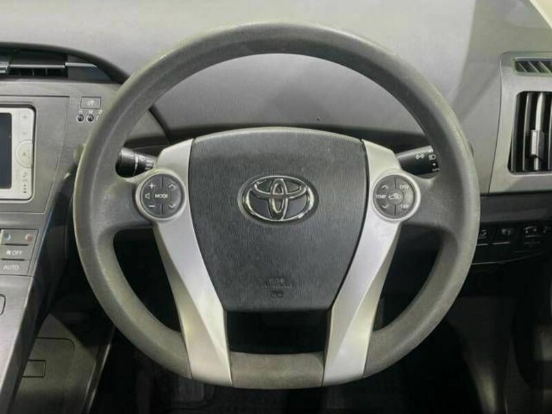 PRIUS-11