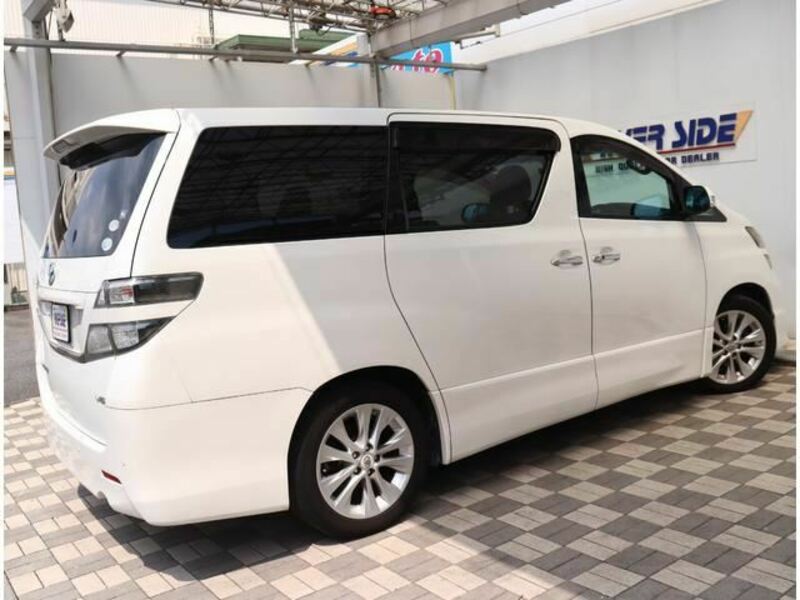 VELLFIRE-28