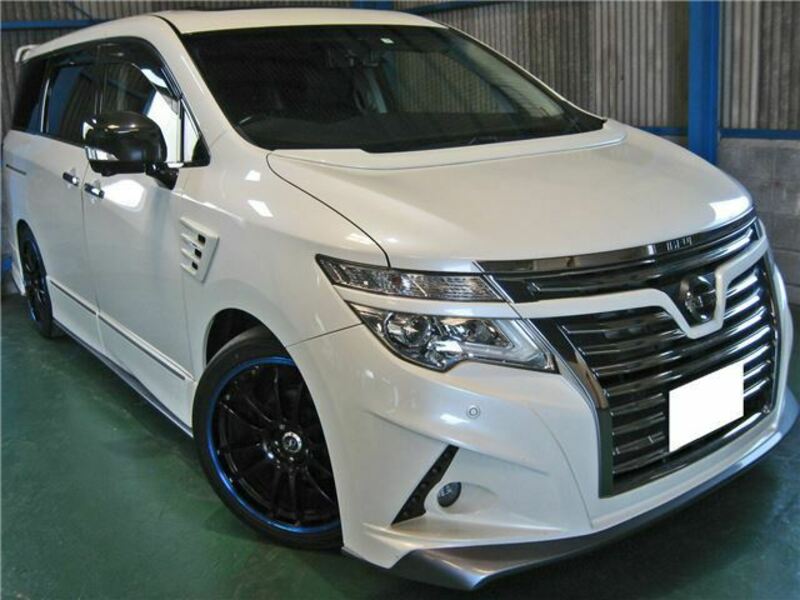 NISSAN　ELGRAND