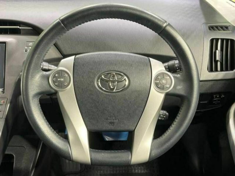 PRIUS-11