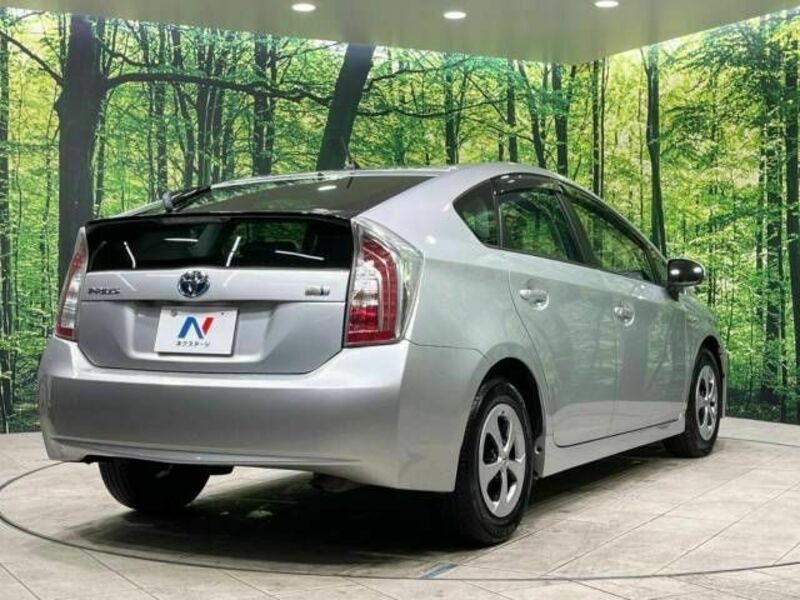 PRIUS-17