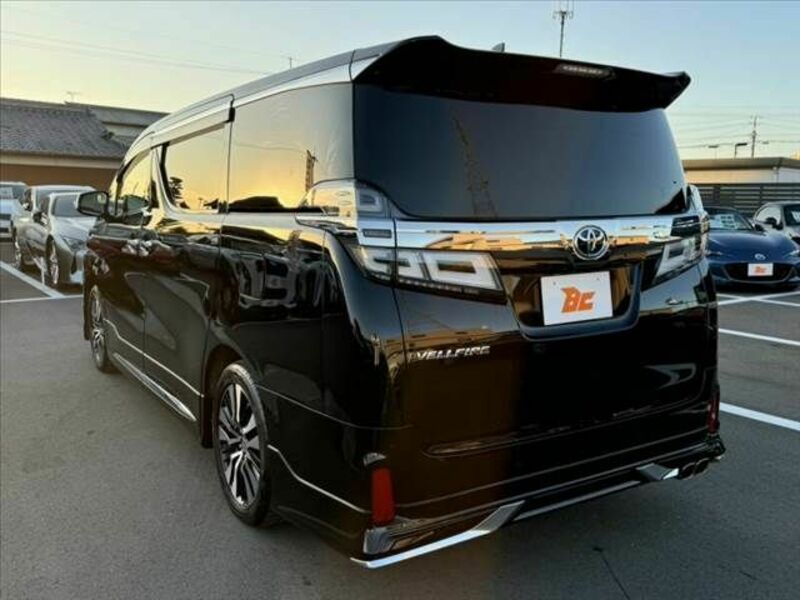 VELLFIRE-12