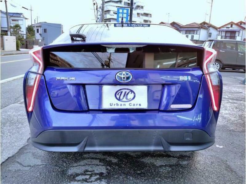 PRIUS-16