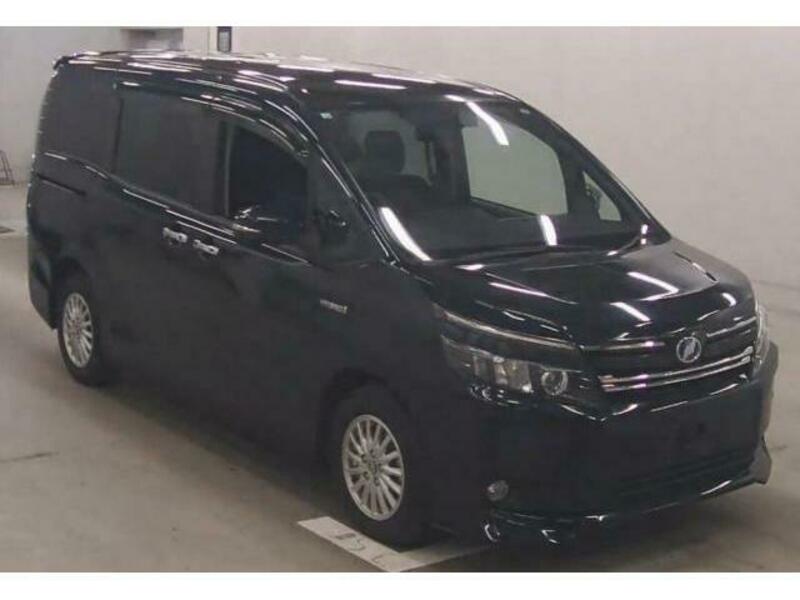 TOYOTA　VOXY