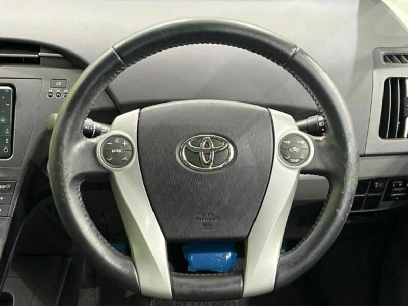 PRIUS-11