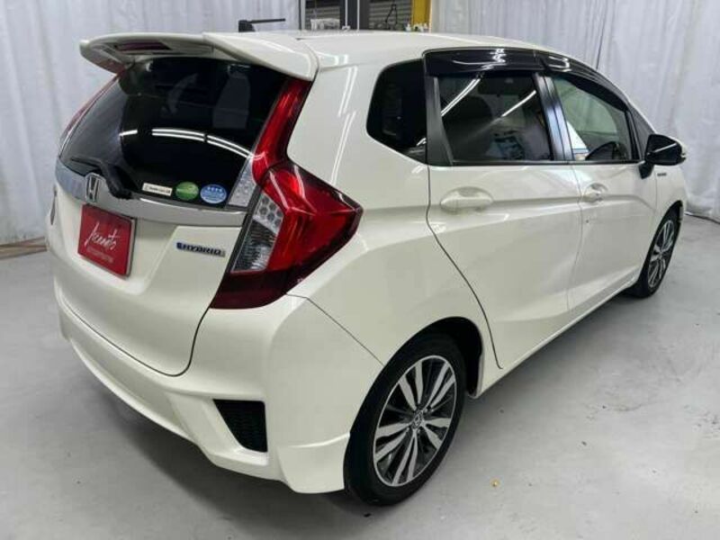 FIT HYBRID-4