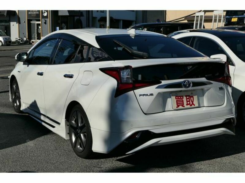 PRIUS-4