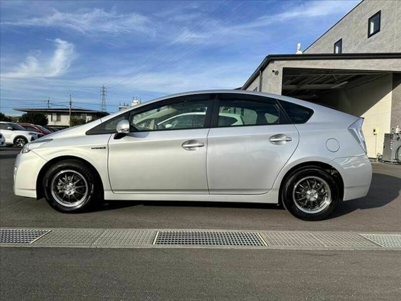 PRIUS-10