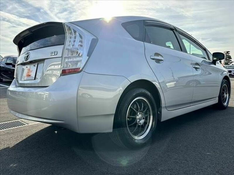 PRIUS-14