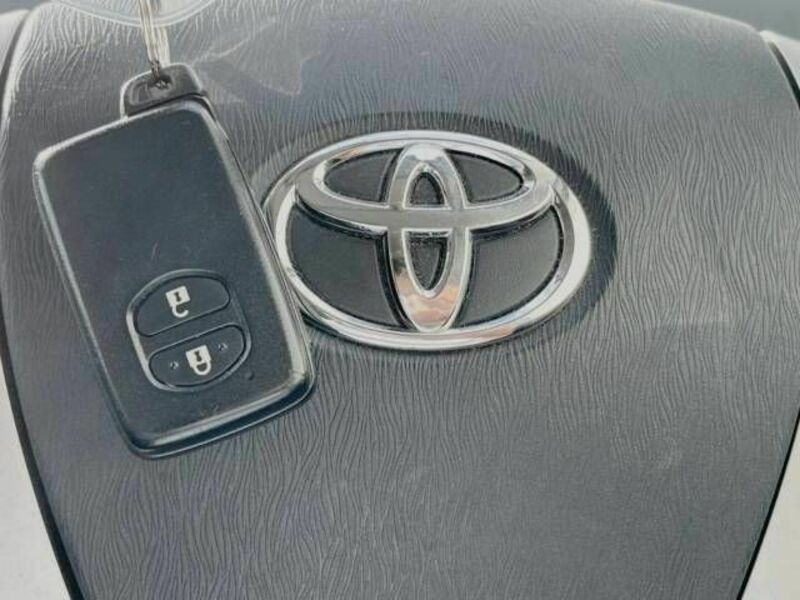 PRIUS-6