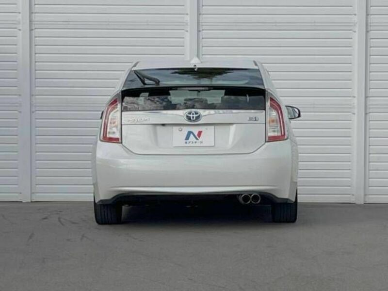 PRIUS-16