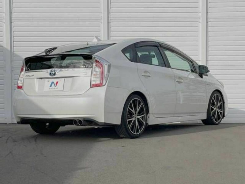 PRIUS-18