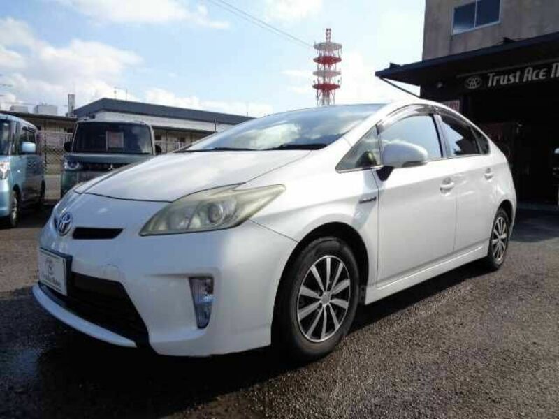 TOYOTA　PRIUS