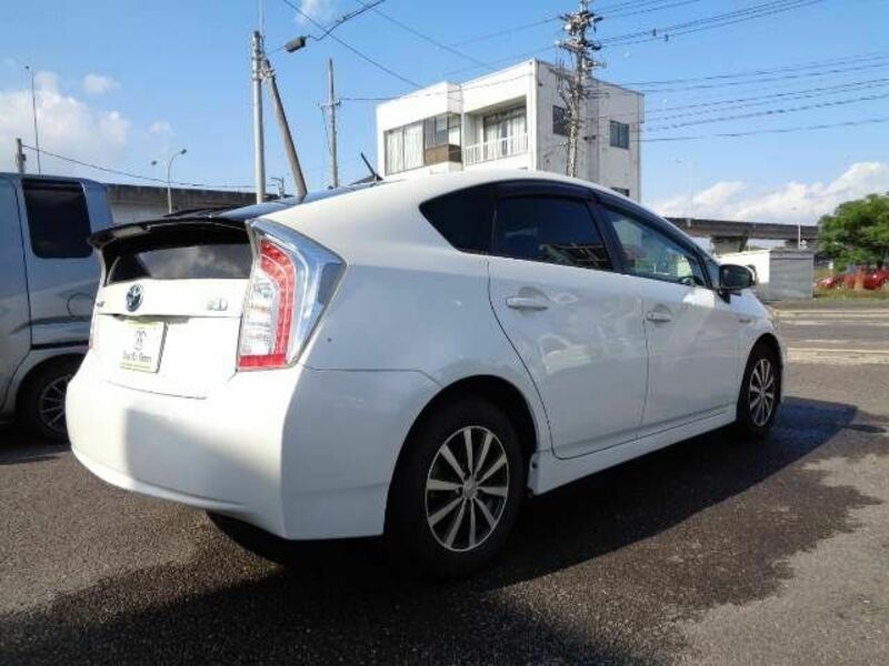 PRIUS-1