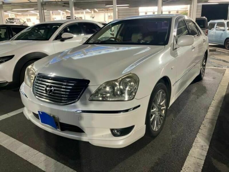 TOYOTA　CROWN MAJESTA