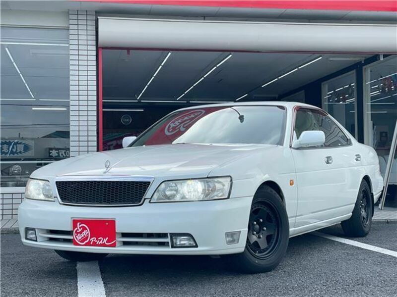 NISSAN　LAUREL