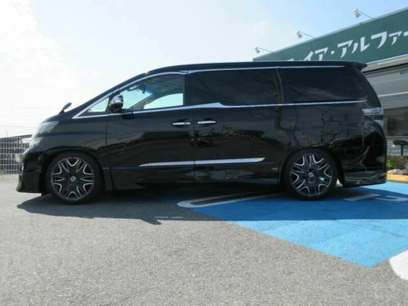 VELLFIRE-11